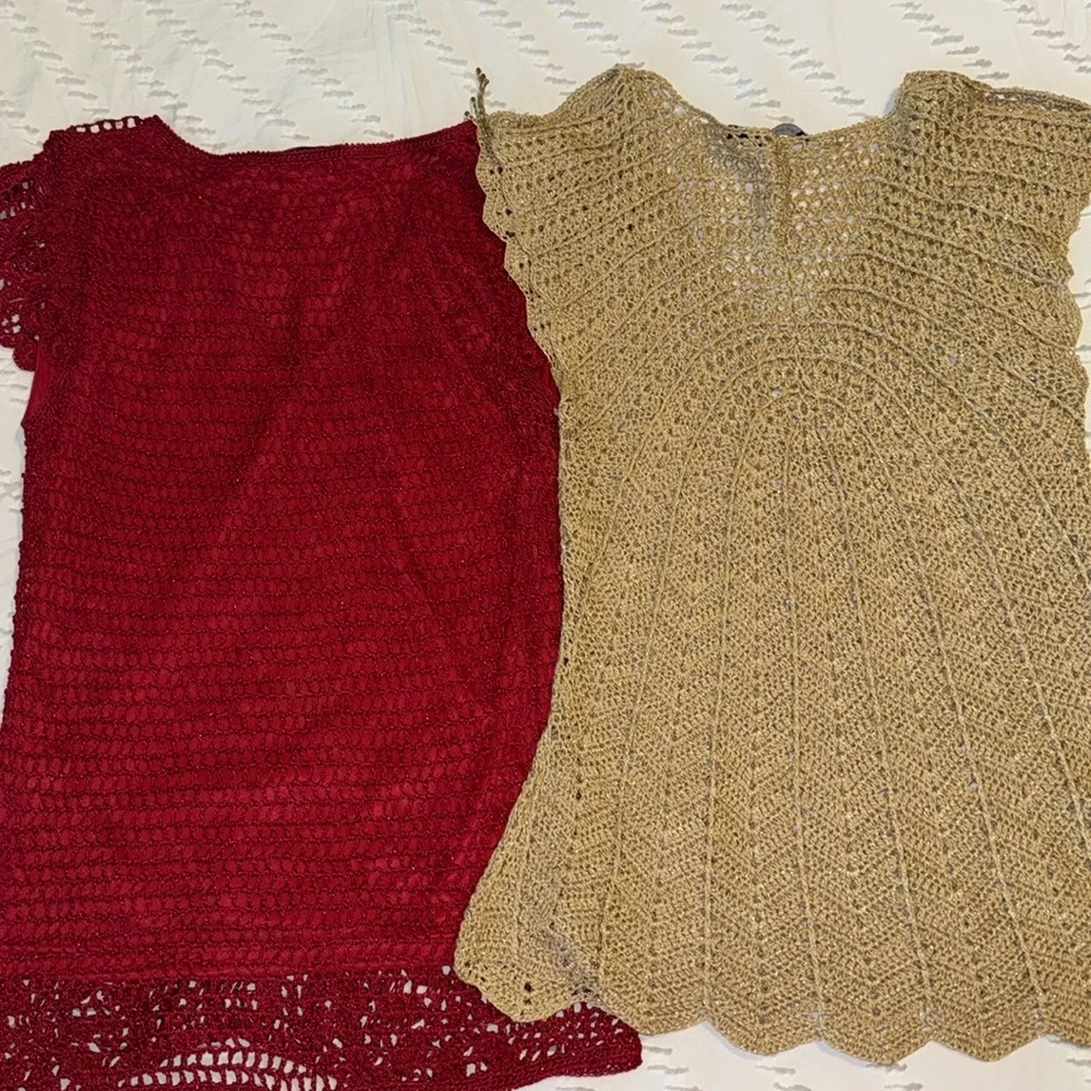 EUC Red and Gold Women's Holiday Party Shirt Bundle S Sparkle
